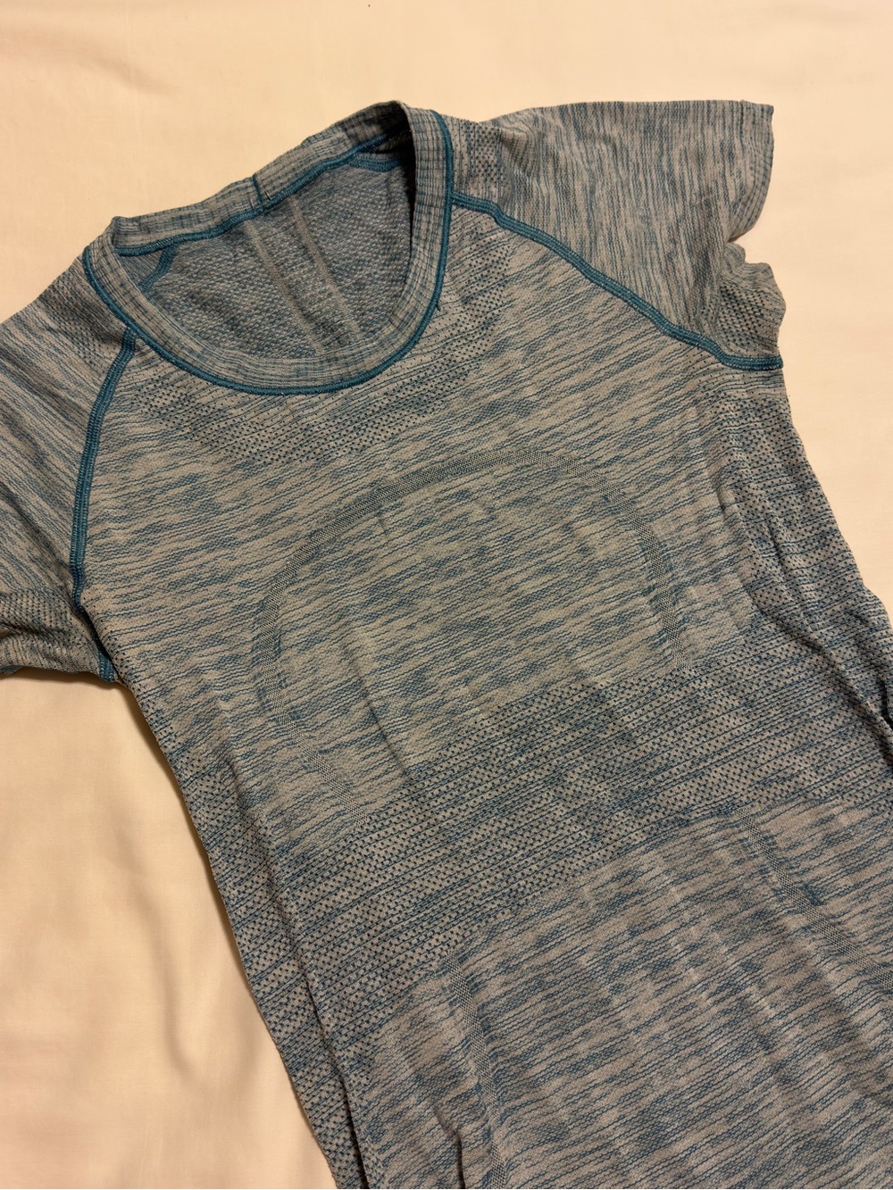 Lululemon Swiftly Tech tee Sz 6